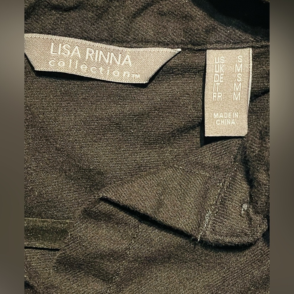 Lisa Rinna Collection Classic Black Top - Picture 3 of 6